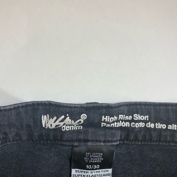 Mossimo Denim Distressed High RiseShort - Picture 3 of 3